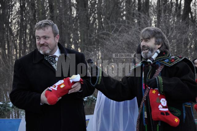 Sărbători de iarnă: Crăciunul în Bucovina a început cu darurile lui Moş Nicolae pentru copii