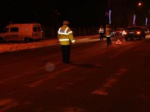 Accidentul s-a petrecut aseară, pe trecerea de pietoni din faţa IPJ Suceava