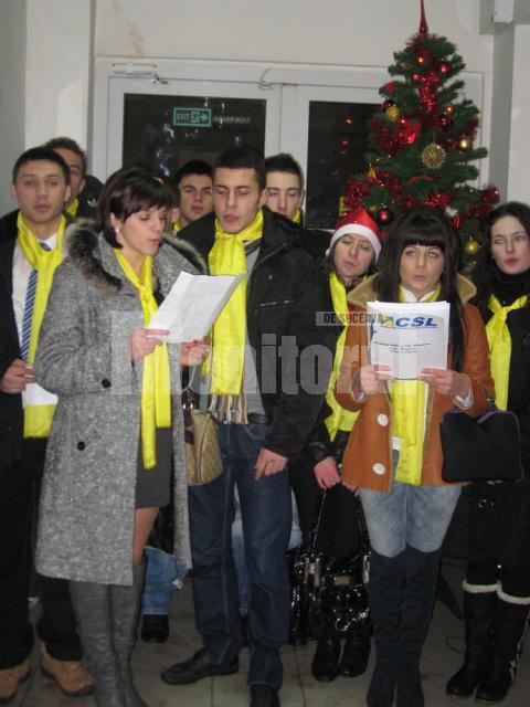 Obiceiuri: Studenţii liberali au colindat Monitorul de Suceava