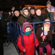 Obiceiuri: Ion Lungu i-a colindat pe sucevenii veniţi la inaugurarea Orăşelului Copiilor