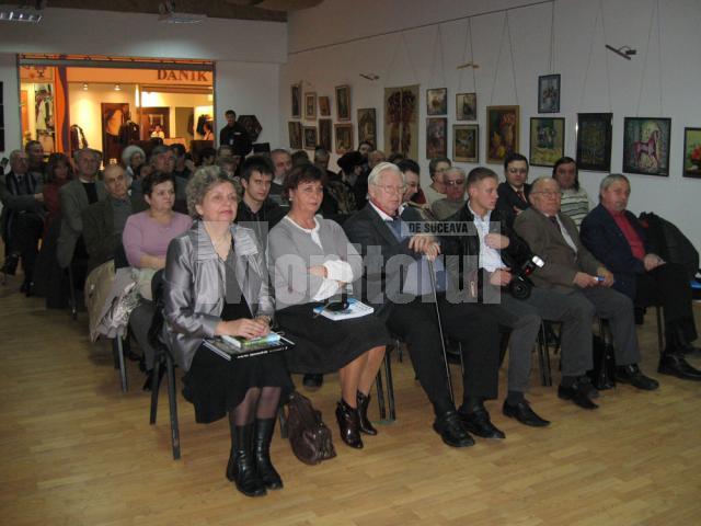 Participanţi la festivitatea de premiere de la City Gallery