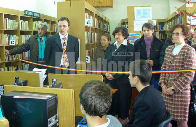 Moment de la inaugurarea serviciului de acces gratuit Internet de la Filiala Burdujeni a Bibliotecii Bucovinei I.G. Sbiera