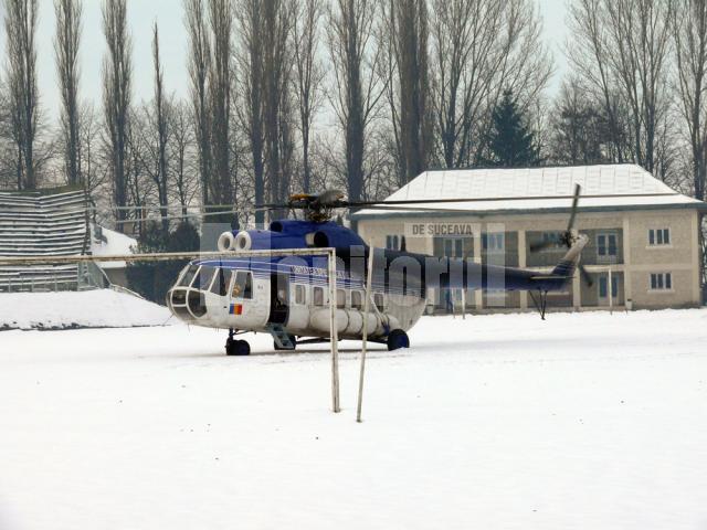 Pacientul a fost preluat de pe Stadionul „Nada Florilor” de un elicopter militar al Unităţii Speciale de Aviaţie Iaşi