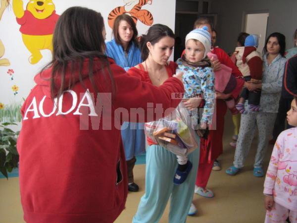Cadouri din partea AODA pentru copiii de la Spitalul Judeţean Suceava