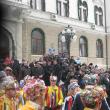 Parada tradiţiilor populare a culminat cu un spectacol care a atras mii de oameni în centrul oraşului