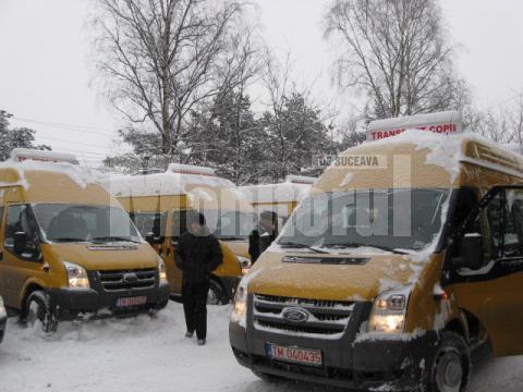 Ministerul Educaţiei a repartizat judeţului Suceava şase microbuze destinate transportului elevilor la şcoală