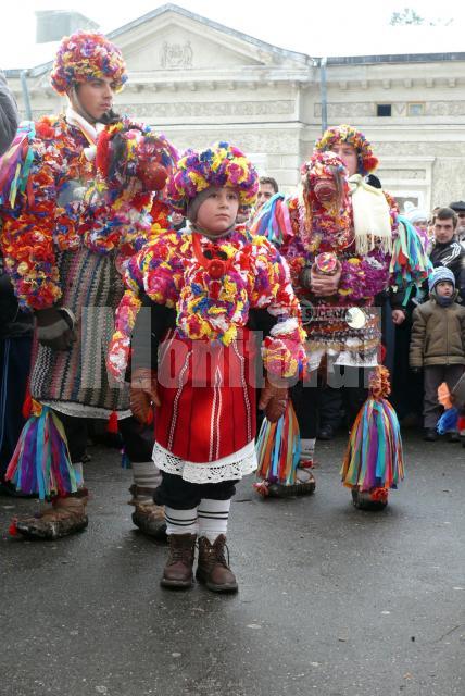 Urători puţini şi Revelion în stradă la Fălticeni