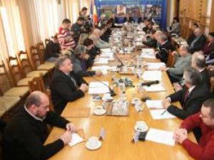 Consilierii judeţeni suceveni PSD şi PNL au părăsit, ieri, şedinţa CJ Suceava convocată pentru repartizarea sumelor de echilibrare a bugetelor locale