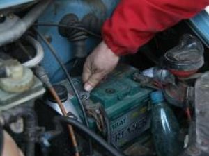 Gerul cumplit din ultimele zile a „omorât” bateriile multor autoturisme din Suceava