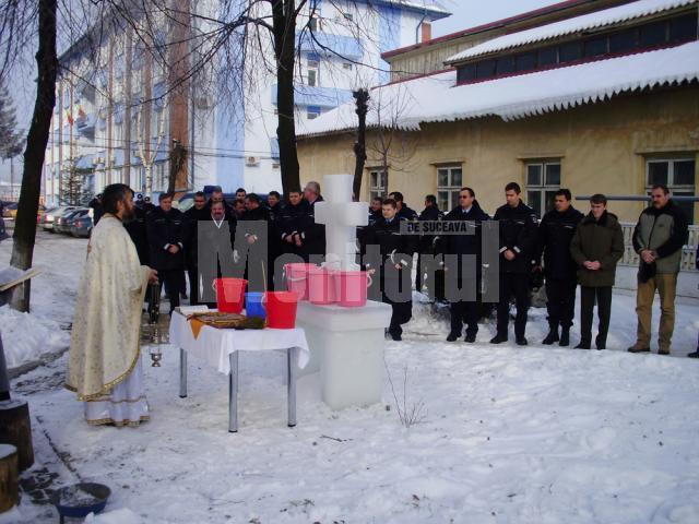 Slujba de Bobotează a fost oficiată şi în curtea Inspectoratului de Jandarmi Judeţean Suceava