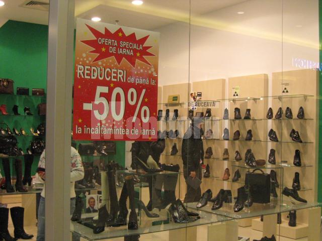 Din 15 ianuarie magazinele pot vinde îmbrăcăminte şi încălţăminte la preţ redus, după ce notifică primăria cu privire la perioada de soldare