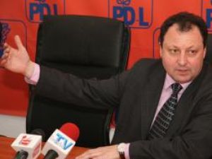 Dumitru Pardău: „Într-un oraş al cărui primar, Ioan Moraru de la PNL, nu are o percepţie realistă despre problemele localităţii, s-au trezit reprezentanţii PSD din Vatra Dornei să-l acuze pe viceprimar”