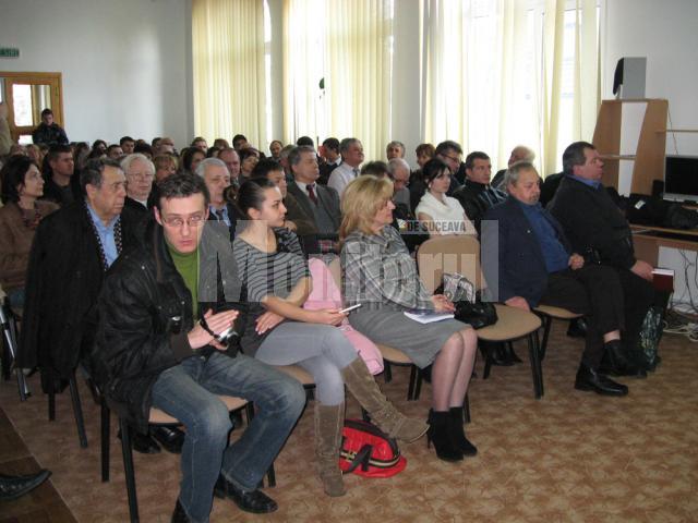 Participanţi la lansarea de carte