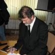 Mihai Pânzaru PIM oferind autografe