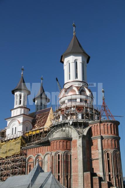 Lucrările de construire a catedralei “Naşterea Domnului” vor continua şi anul acesta, cu sprijinul municipalităţii sucevene