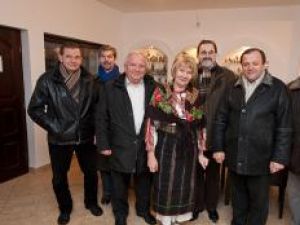 În vizită la Lucia Condrea, la Muzeul internaţional al ouălor încondeiate din Moldoviţa