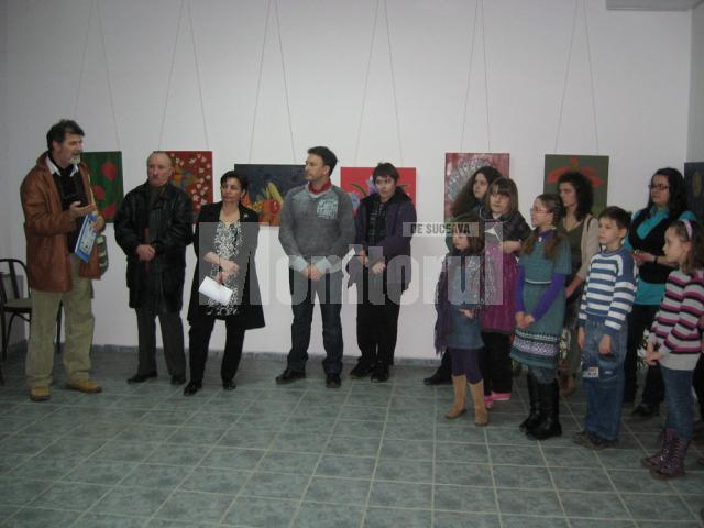 Mihai Pânzaru PIM felicitându-i pe tinerii artişti