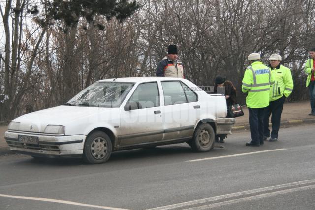 Intervenţie cu probleme: Autospeciala de descarcerare de la ISU a izbit o maşină  pe Calea Unirii