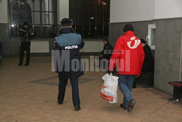 Poliţiştii, între ce spune legea şi rugile oamenilor îngheţaţi