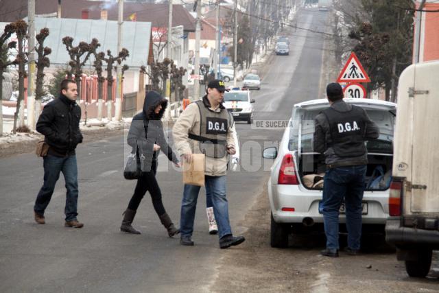 UPDATE: 17:05 - 77 de poliţişti de frontieră şi vameşi de la Siret, reţinuţi de procurorii DNA