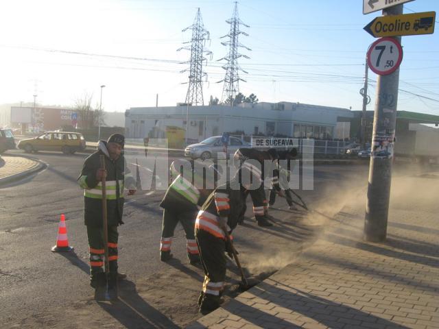 Neglijenţă: Cozi kilometrice pe Calea Unirii, din cauza angajaţilor Rosal