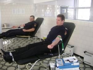 Pompierii, în frunte cu şeful ISU Suceava, la donat sânge
