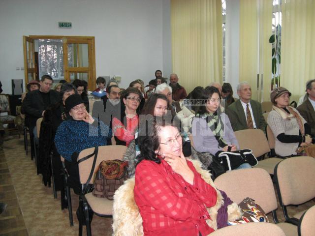 Participanţi la lansarea de carte