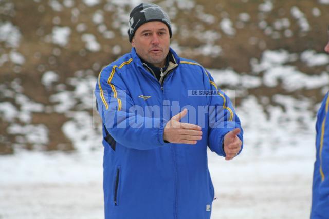 Antrenorul Ioan Radu a testat mai mulţi fotbalişti în amicalul de la Paşcani