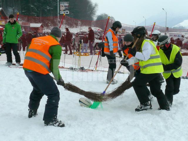 Fotbal cu măturoaie şi mingea de rugby