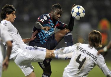 Meciul tur dintre Olympique Lyon şi Real Madrid a fost extrem de echilibrat, iar calificarea se joacă în Spania
