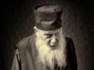 A murit părintele Petroniu Tănase