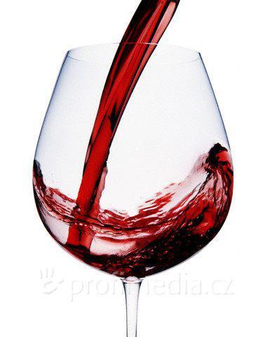 Un pahar de vin băut zilnic ar putea ajuta la întârzierea apariţiei demenţei Foto: CORBIS