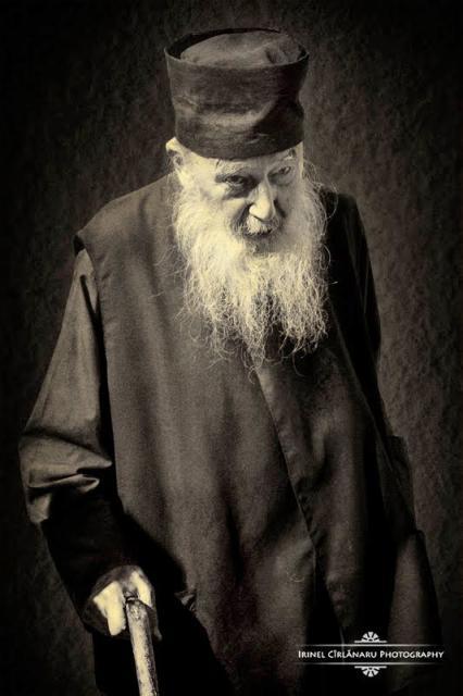 Mesaj de condoleanţe: Un monah statornic şi un egumen înţelept - Părintele Petroniu de la Schitul Românesc Prodromu (Athos)
