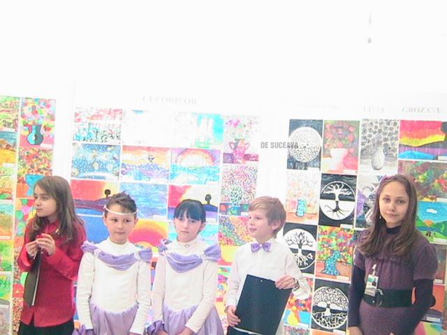 Flori şi mărţişoare: Zilele Şcolii Nr. 1 Gura Humorului, ediţia a VI-a
