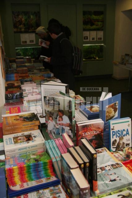 La Târgul de carte de la Suceava s-au vândut 2200 de cărţi