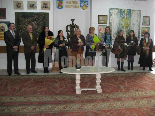 Vernisajul expoziţiei de pictură şi tapiserie Armonii de primăvară