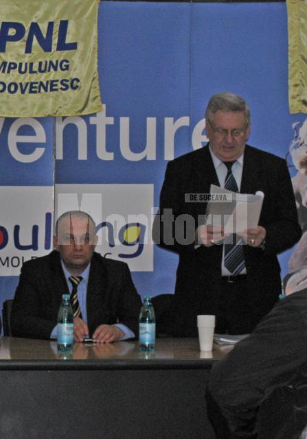 Ştefan Alexandru Băişanu, preşedintele Organizaţiei Judeţene a PNL Suceava  şi Nicolai Vranău, noul preşedinte al PNL Câmpulung Moldovenesc