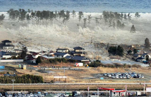 Cutremurul urmat de tsunami a provocat moartea a cel puţin 337 de persoane şi dispariţia altor 531 (foto: REUTERS)