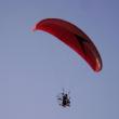 Asociaţia Sportivă Cumullus din Suceava va începe din această lună cursurile de zbor cu parapanta