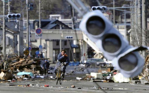 Premierul Japoniei, Naoto Kan, a declarat că ţara sa se confruntă cu cea mai gravă criză după al II-lea Război Mondial (foto: AP Photo/Kyodo News)