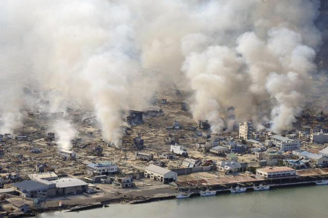 Costurile seismului din Japonia pentru firmele de asigurări ar putea atinge 34,6 miliarde de dolari (foto: AP Photo/Kyodo News)