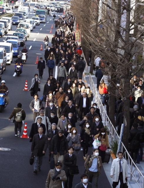 Premierul Japoniei, Naoto Kan, a declarat că ţara sa se confruntă cu cea mai gravă criză după al II-lea Război Mondial (foto: AP Photo/Kyodo News)