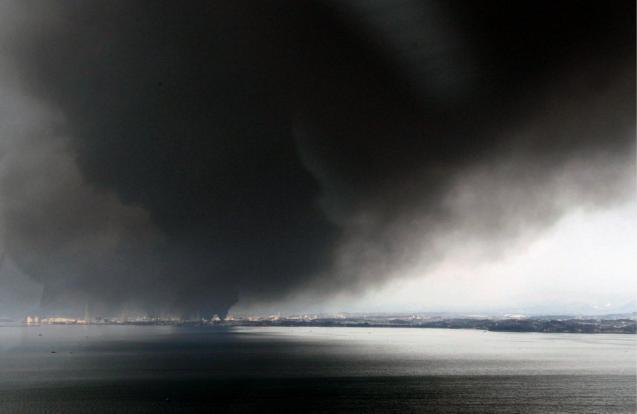 Costurile seismului din Japonia pentru firmele de asigurări ar putea atinge 34,6 miliarde de dolari (foto: AP Photo/Kyodo News)