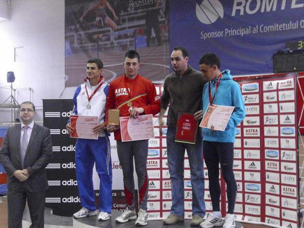 Iulian Romaş alături de antrenorul său Iustin Tătărău Foto: Cristian BARBU