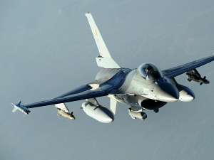 Un detaşament de patru avioane de vânătoare belgiene de tip F-16 a început luni o primă misiune în cadrul intervenţiei coaliţiei internaţionale în Libia