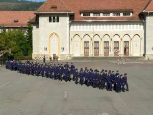 La Colegiul Militar Ştefan cel Mare Câmpulung Moldovenesc sunt scoase la concurs  120 de locuri Foto: www.colmil_sm.forter.ro