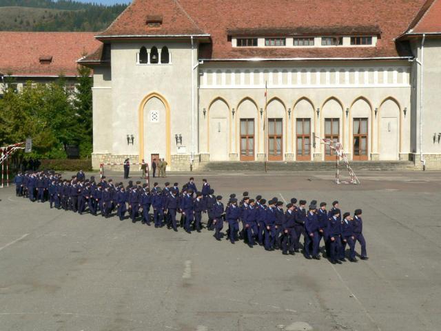 La Colegiul Militar Ştefan cel Mare Câmpulung Moldovenesc sunt scoase la concurs  120 de locuri Foto: www.colmil_sm.forter.ro