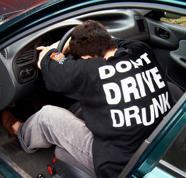 30% dintre tinerii şoferi recunosc că au condus cel puţin o dată sub influenţa alcoolului Foto: Konrad Baranski