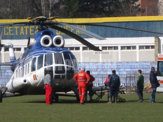 Tânăra rănită în accident a fost transferată la o clinică din Iaşi cu elicopterul