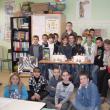 Elevii francezi au învăţat cum se încondeiază ouăle în Bucovina